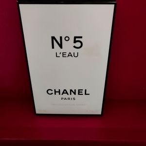Empty bottle and box of Chanel No 5 L'EAU.